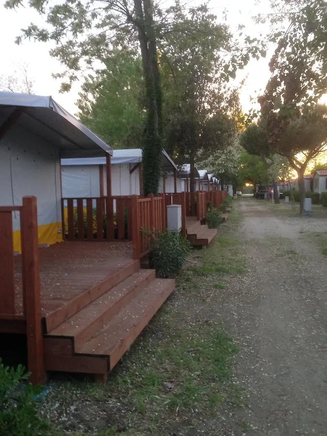 Lodge Tent Spiaggia E Mare Holiday Park بورتو غاريبالدي